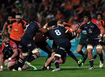 FNB Madibaz held a dominant FNB UJ at bay to claim a nail-biting 21-15 win in their first away game of this year's FNB Varsity Cup, presented by Steinhoff International, in Johannesburg on Monday evening. Photo: Wessel Oosthuizen